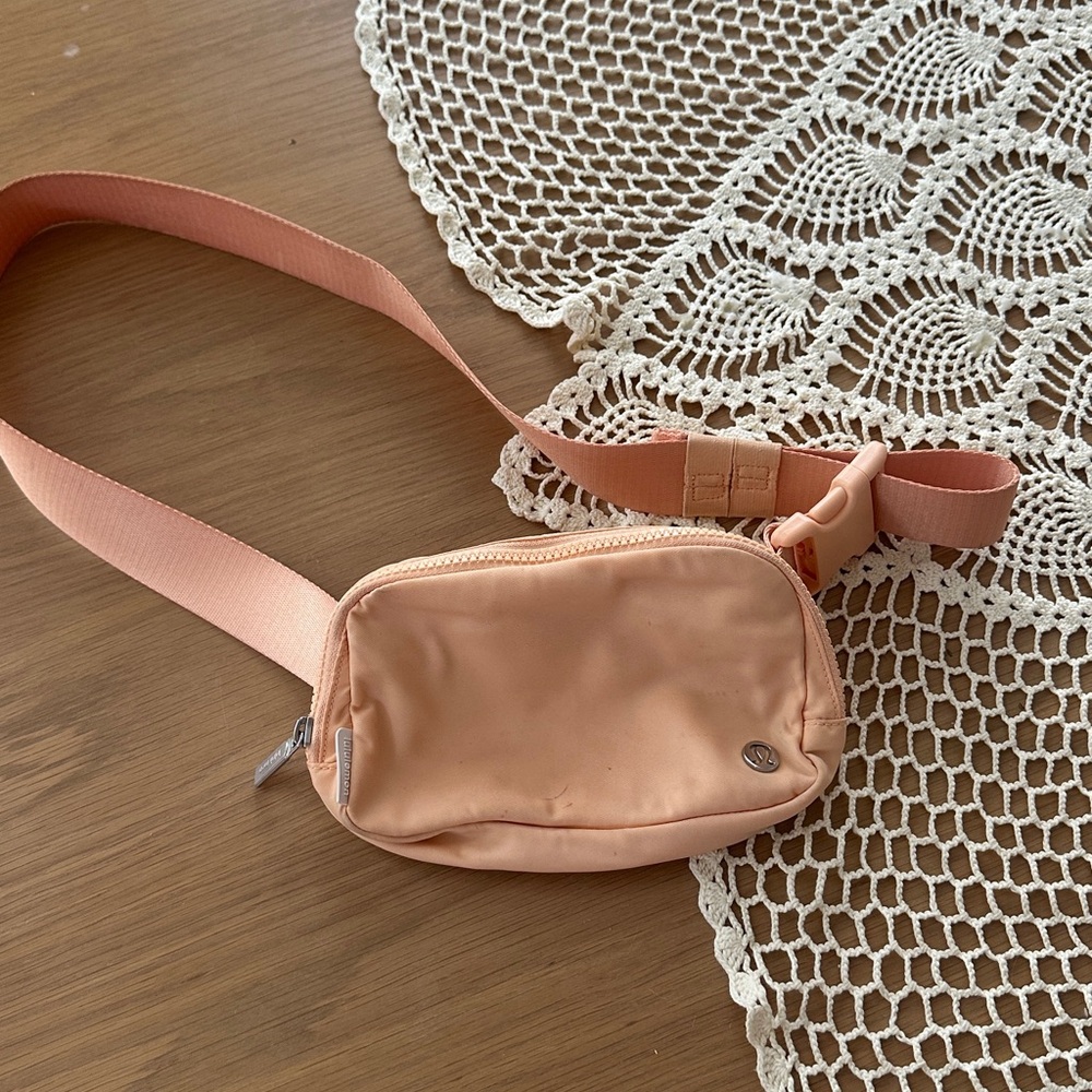 Lulu Lemon Belt Bag Melon Sorbet
